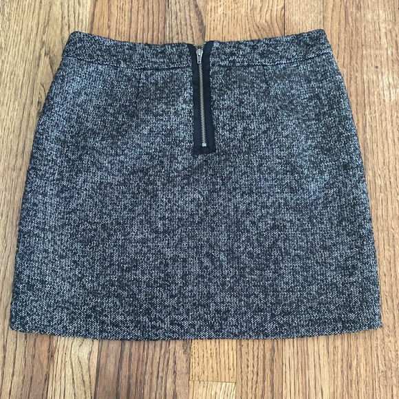 women’s tweed appearance skirt - Picture 3 of 4